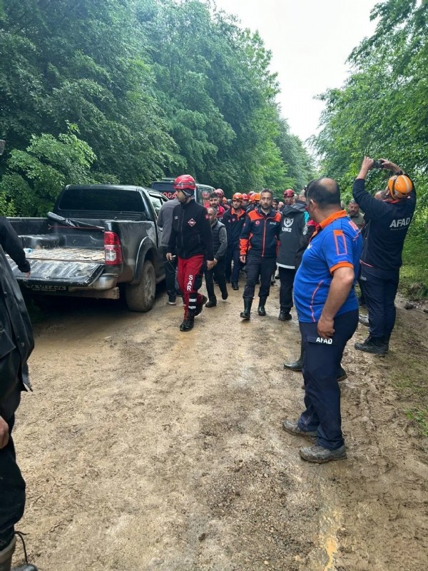 Bayram Ziyareti Facia İle Bitti! Kayıp Anne-Oğulun Cansız Bedenine Ulaşıldı